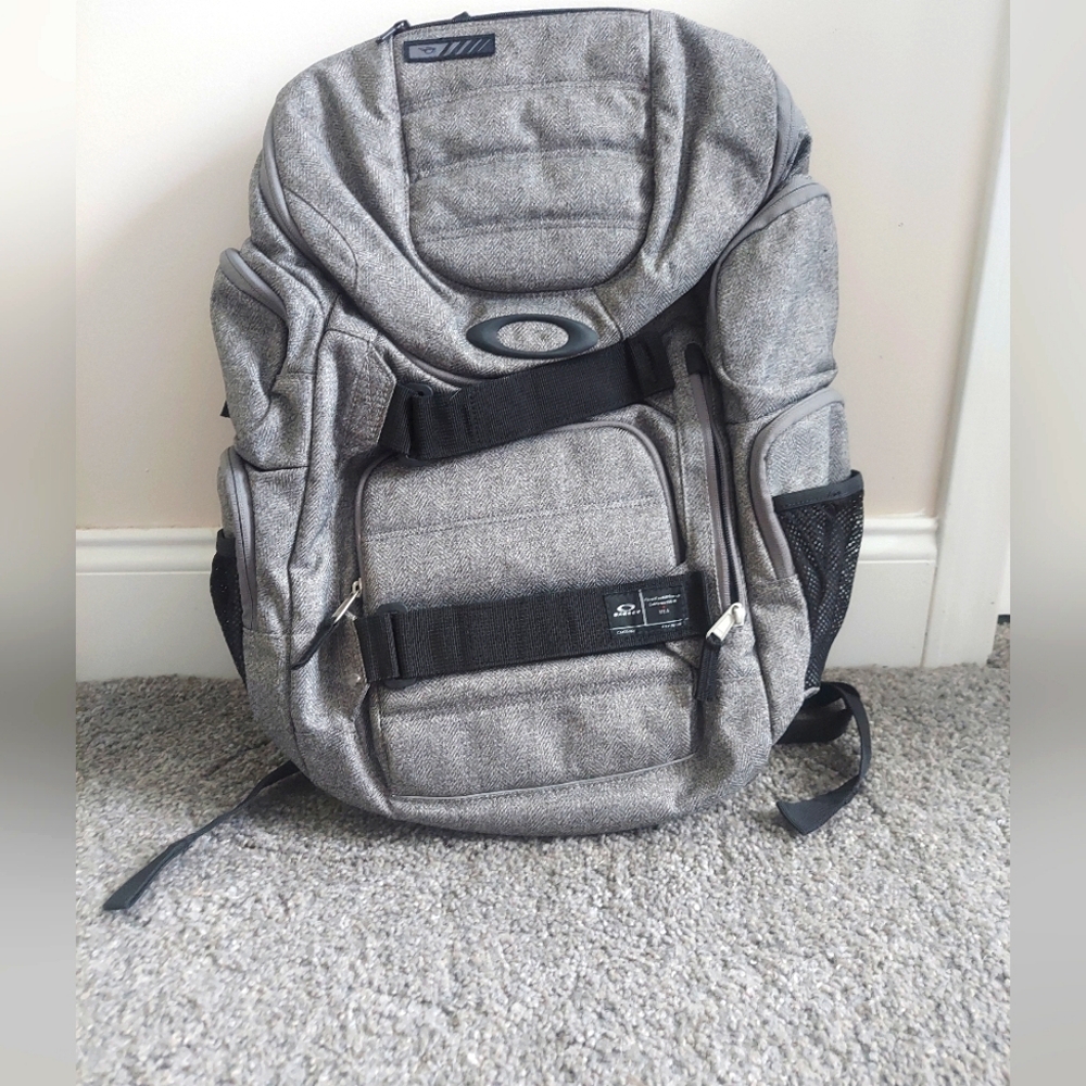 Oakley Charcoal Men's Backpack